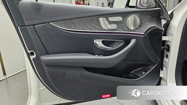 Mercedes-Benz E-Class W213 id 4650969 из Кореи 16