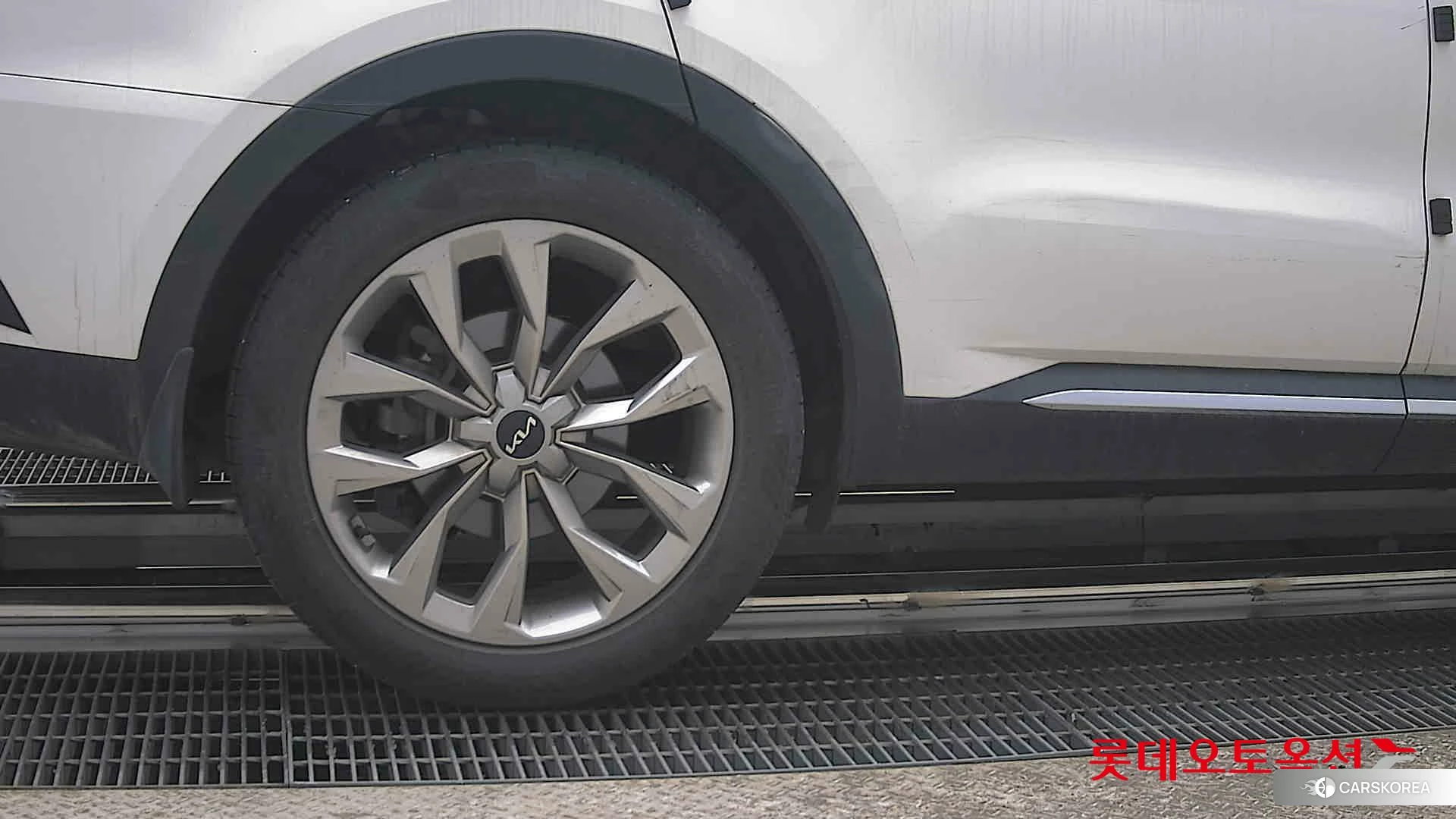 Kia Sorento id 3869424 из Кореи 16