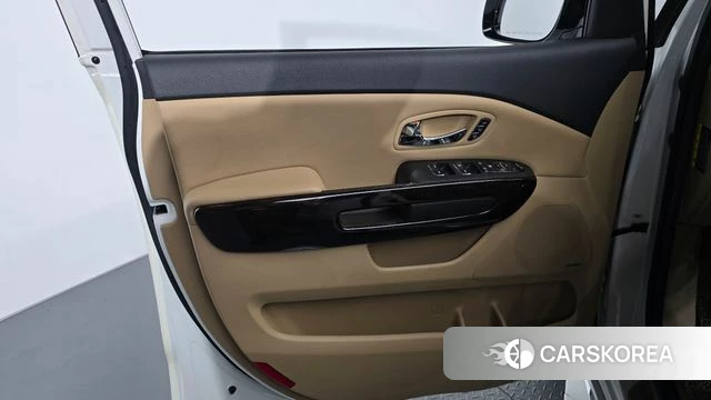 Kia The New Carnival id 4689398 из Кореи 16
