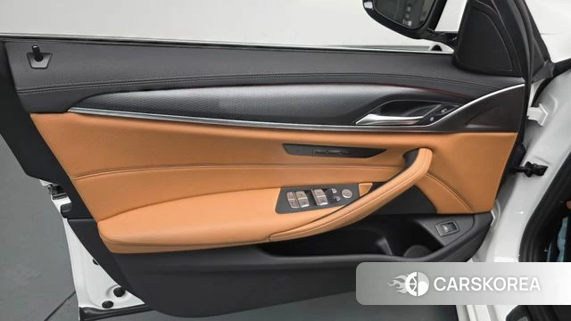 BMW 5 Series (G30) id 4349668 из Кореи 16