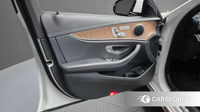 Mercedes-Benz E-Class W213 id 4316090 из Кореи 16