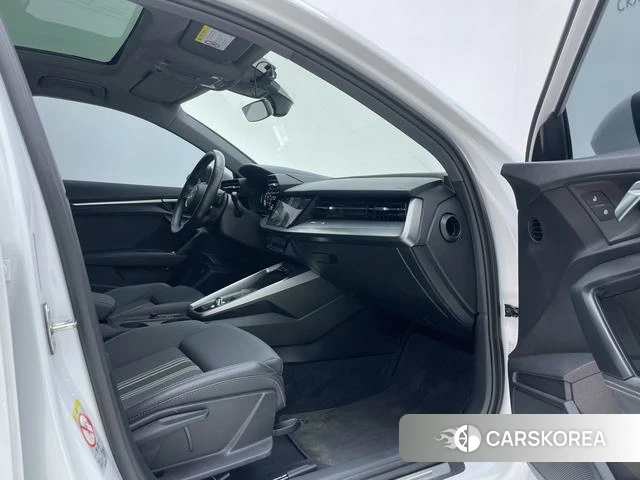 Audi A3 id 4359075 из Китая 16