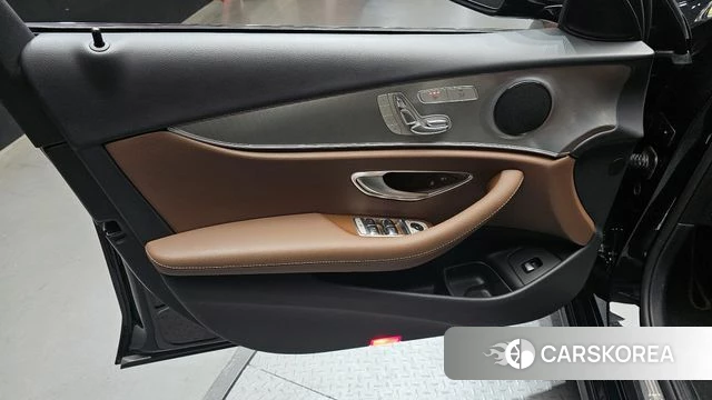 Mercedes-Benz E-Class W213 id 4196444 из Кореи 16