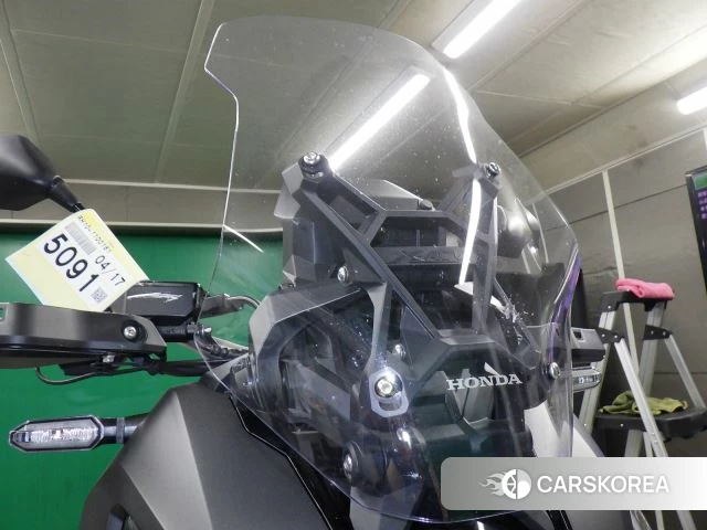 Honda X-ADV 750 id 3950001 из Японии 16