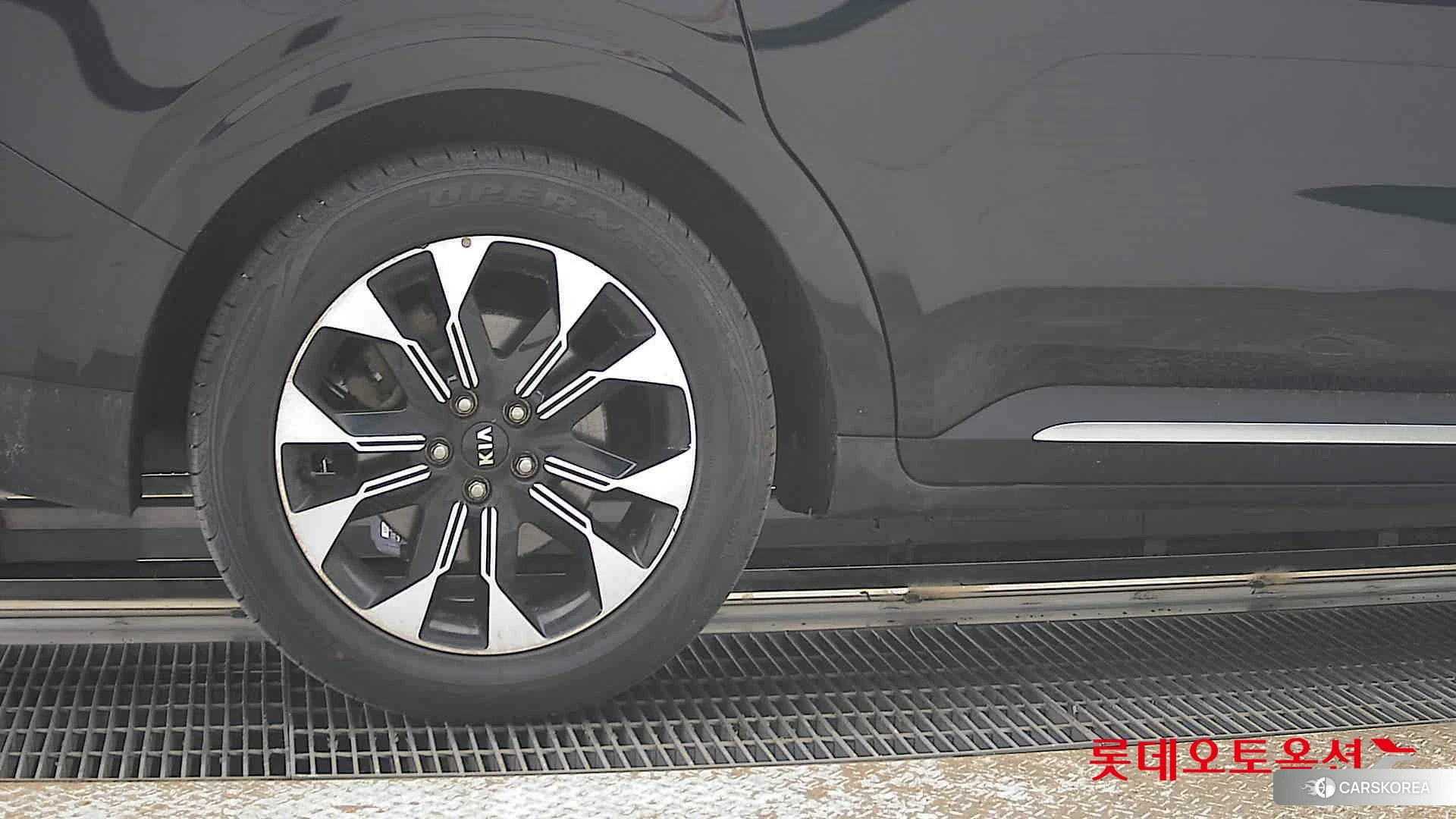 Kia Carnival id 3869405 из Кореи 16