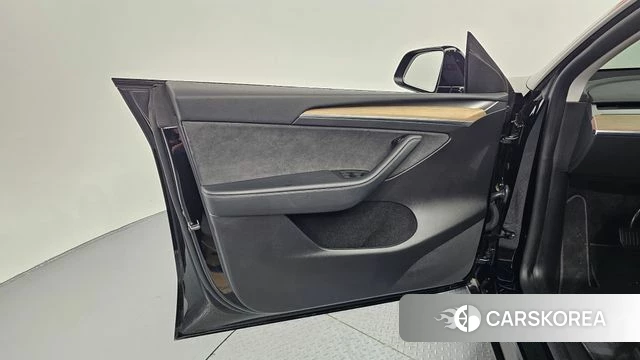 Tesla Model Y id 4381778 из Кореи 16