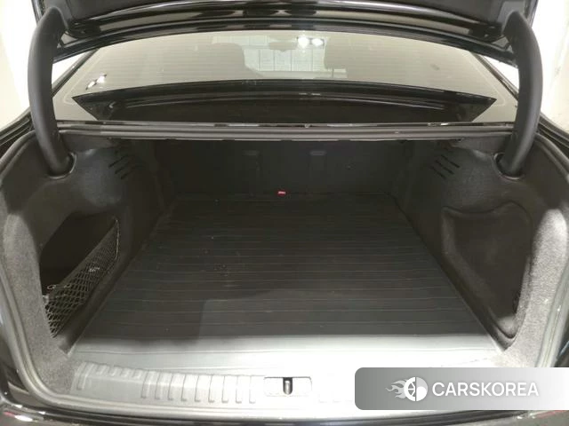 Audi A6L id 4278977 из Китая 16