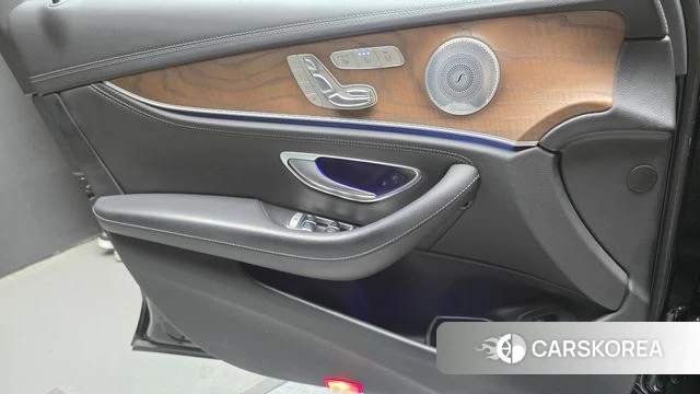 Mercedes-Benz E-Class W213 id 4562361 из Кореи 16