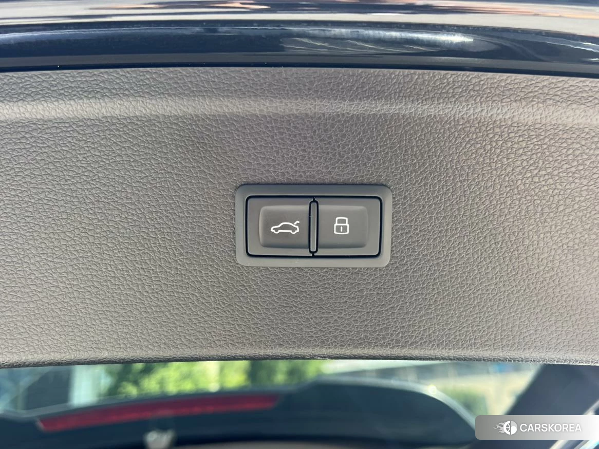 Audi Q5L id 4461464 из Китая 16