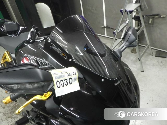 Honda CBR1000RR-R FIREBLADE SP id 4184963 из Японии 16