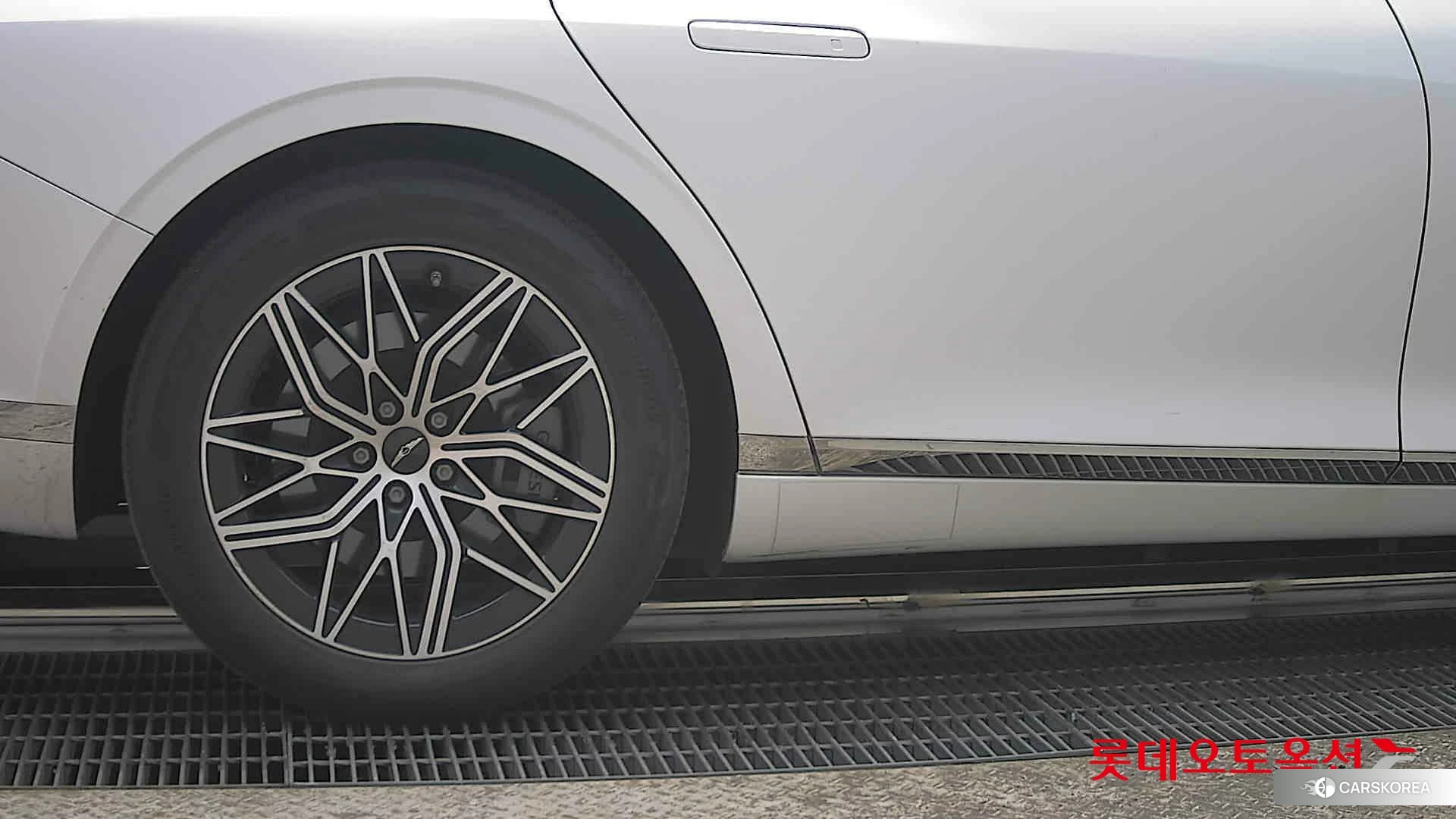 Hyundai G90 id 3869309 из Кореи 16