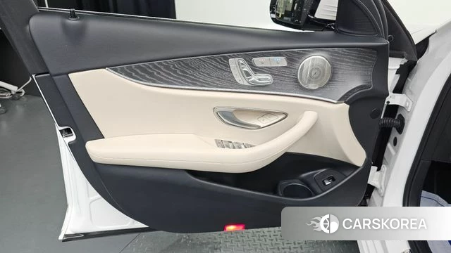 Mercedes-Benz E-Class W213 id 4603513 из Кореи 16