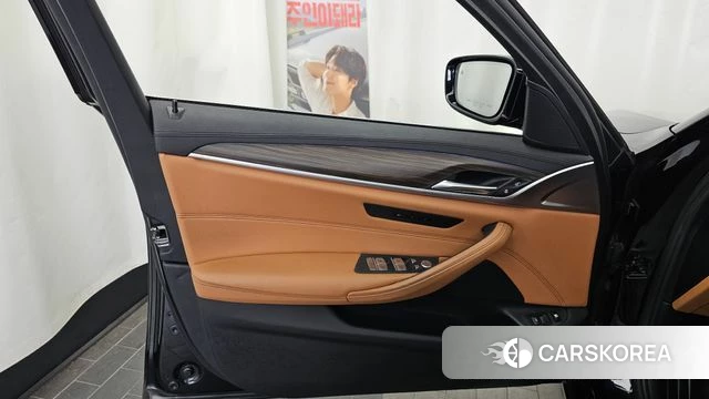 BMW 5 Series (G30) id 4557177 из Кореи 16