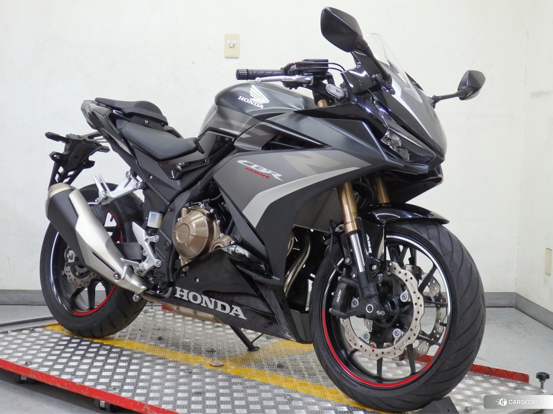 Honda CBR400R ABS id 4184262 из Японии 16