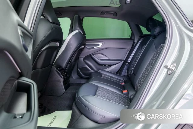 Audi A5L id 4301035 из Китая 16