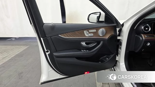 Mercedes-Benz E-Class W213 id 4662989 из Кореи 16