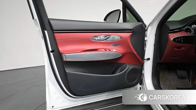 Genesis GV70 id 4187216 из Кореи 16