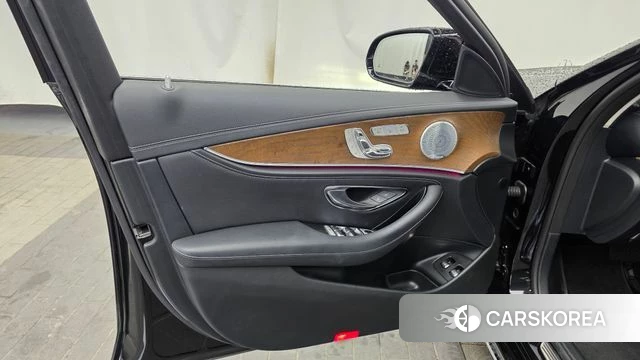 Mercedes-Benz E-Class W213 id 4573970 из Кореи 16