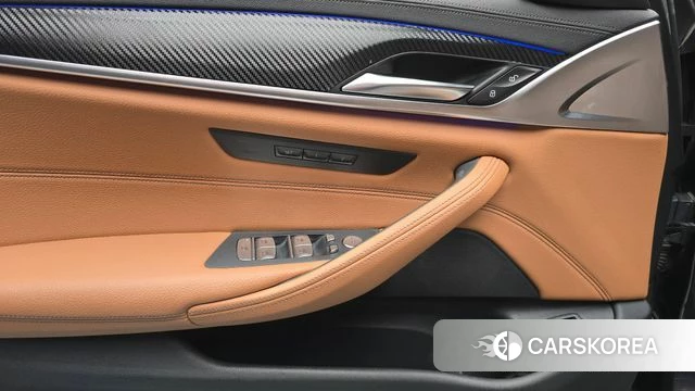 BMW 5 Series (G30) id 4573590 из Кореи 16