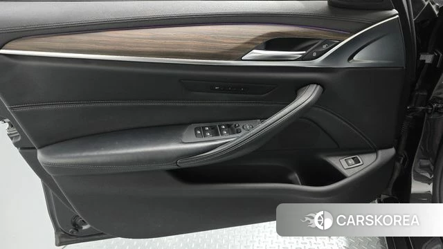 BMW 5 Series (G30) id 4595564 из Кореи 16