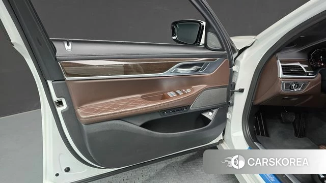 BMW 7 Series (G11) id 4225151 из Кореи 16