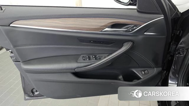 BMW 5 Series (G30) id 4491036 из Кореи 16