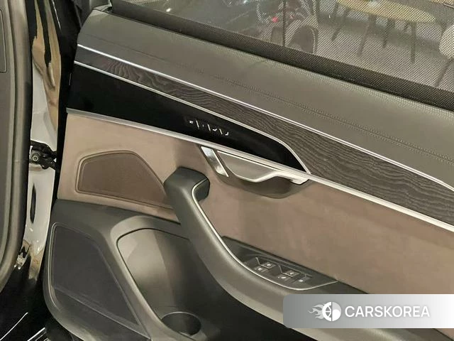 Audi A8 id 4261836 из Китая 16