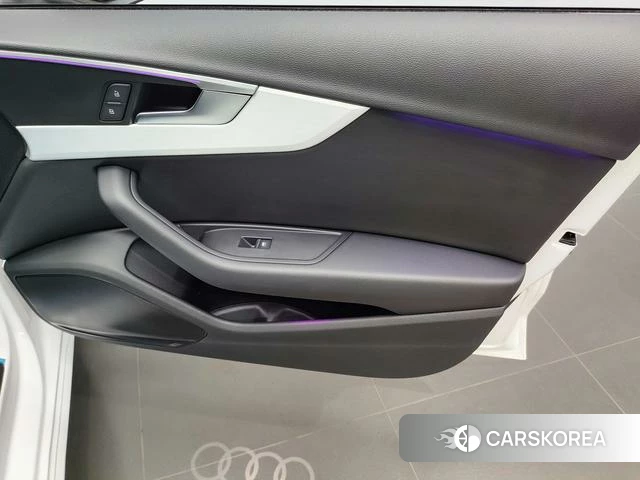 Audi A4L id 4215028 из Китая 16