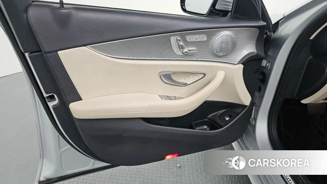 Mercedes-Benz E-Class W213 id 4581745 из Кореи 16
