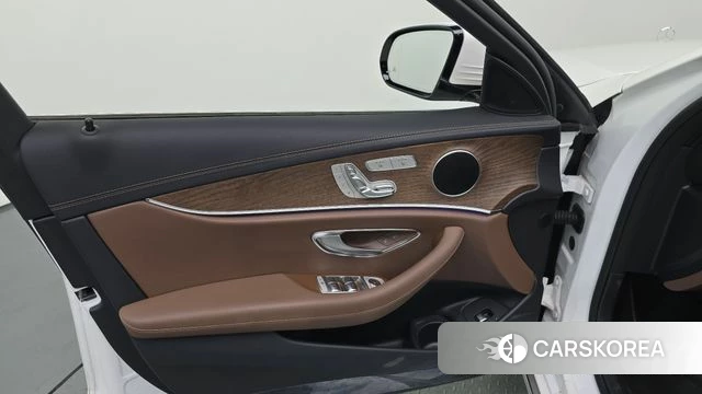 Mercedes-Benz E-Class W213 id 4401676 из Кореи 16