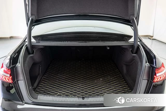 Audi A6L id 4298031 из Китая 16