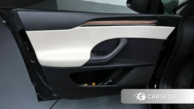Tesla Model X id 4443206 из Кореи 16