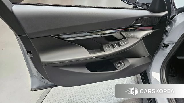 BMW 5 Series (G60) id 4185665 из Кореи 16