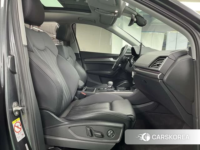 Audi Q5L id 3908148 из Китая 16