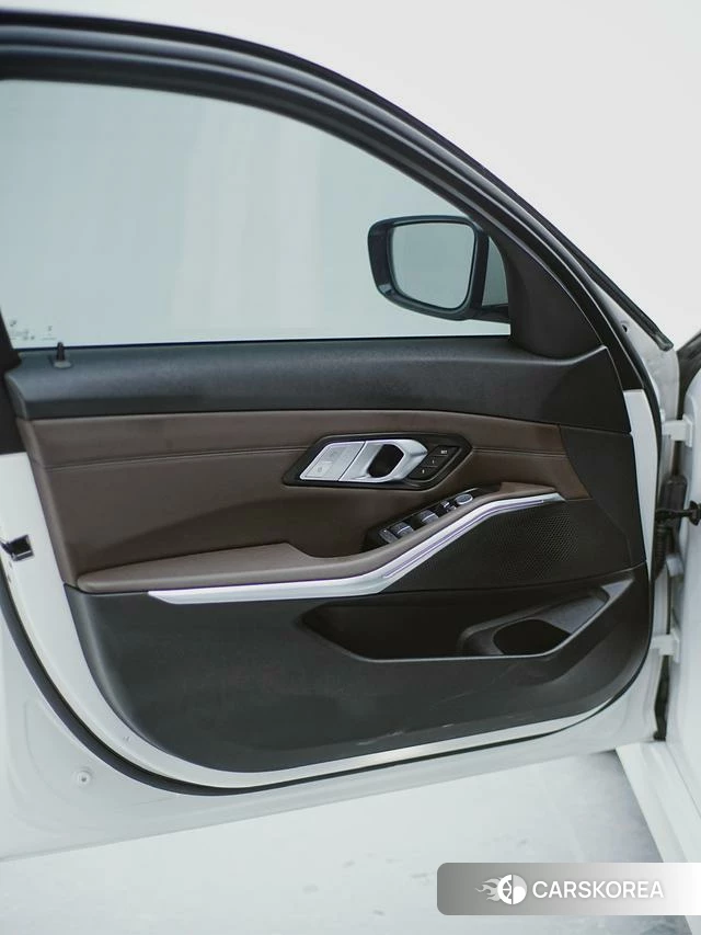 BMW 3 series id 4261907 из Китая 16