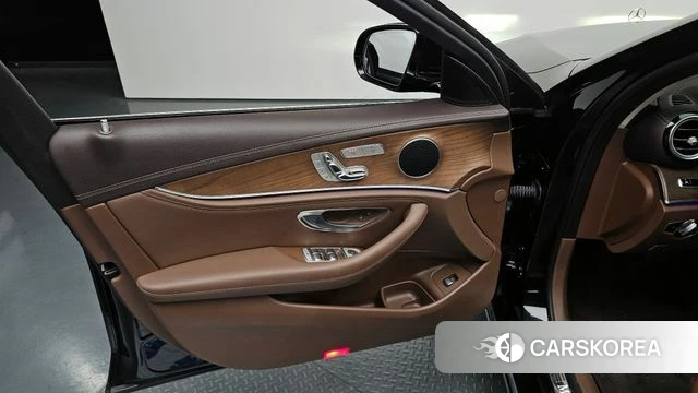 Mercedes-Benz E-Class W213 id 4637892 из Кореи 16