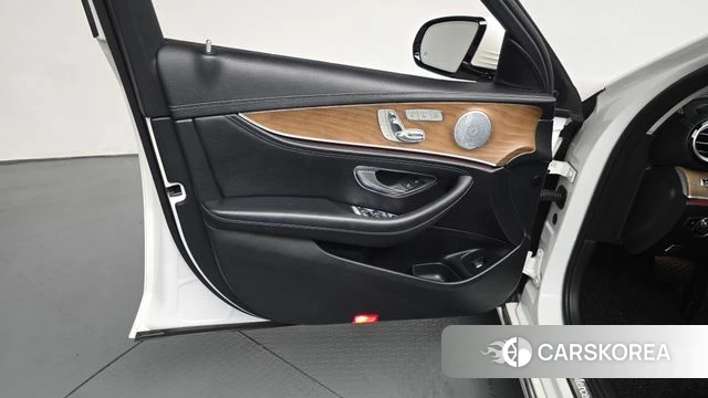 Mercedes-Benz E-Class W213 id 4751225 из Кореи 16