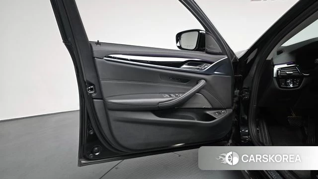 BMW 5 Series (G30) id 4293730 из Кореи 16