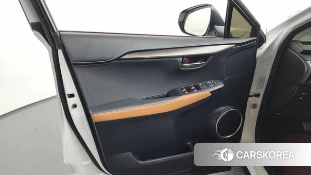 Lexus NX300h id 4203682 из Кореи 16