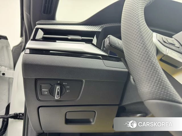 Volkswagen CC id 3920825 из Китая 16