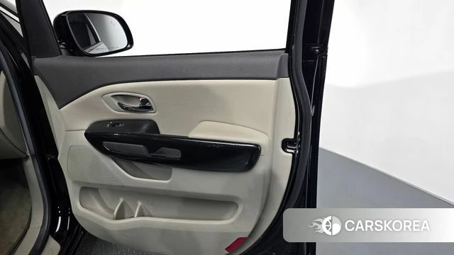 Kia All New Carnival id 4638310 из Кореи 16