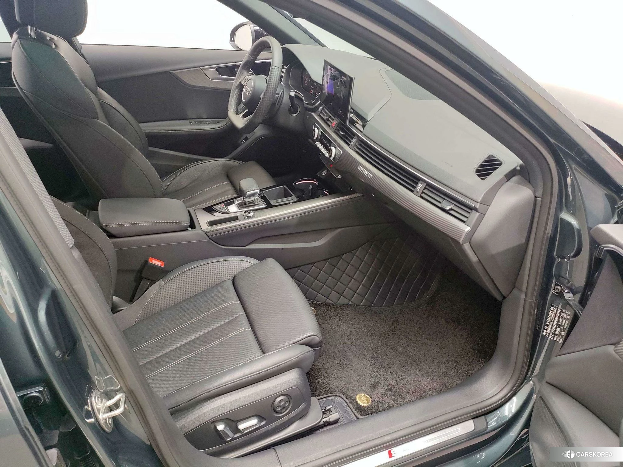 Audi A4L id 4455702 из Китая 16