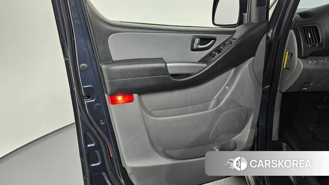 Hyundai The New Grand Starex id 4304948 из Кореи 16
