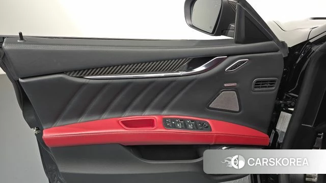 Maserati Ghibli id 4415779 из Кореи 16