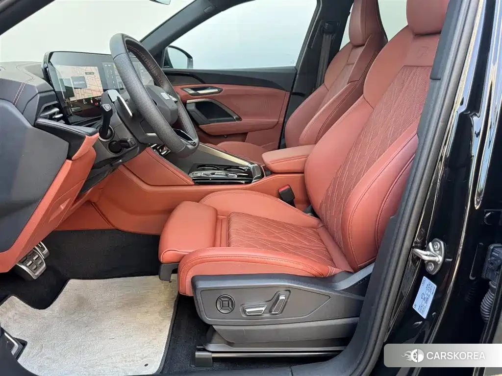 Audi Q5L id 4546231 из Китая 16
