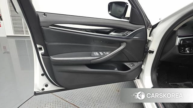 BMW 5 Series (G30) id 4741861 из Кореи 16