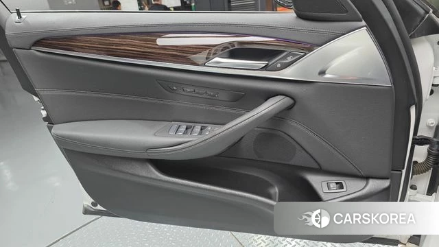 BMW 5 Series (G30) id 4224505 из Кореи 16