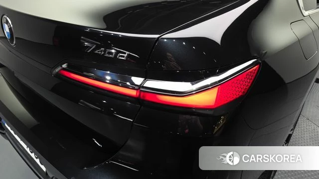 BMW 7 Series (G70) id 4185896 из Кореи 16