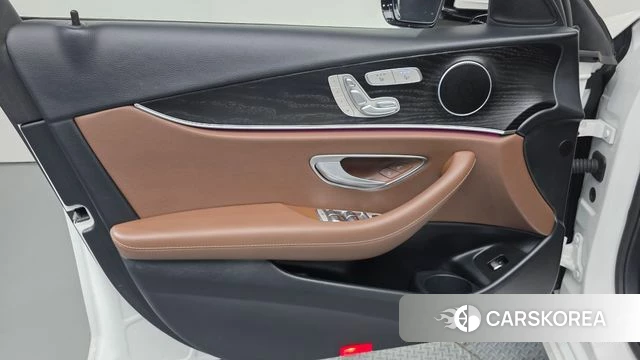 Mercedes-Benz E-Class W213 id 4623644 из Кореи 16