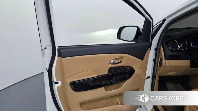 Kia The New Carnival id 4417307 из Кореи 16